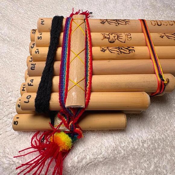 Handmade Peruvian Zampona Pan Flute: 13 Pipes + Native Fabric Case - Picture 6 of 9